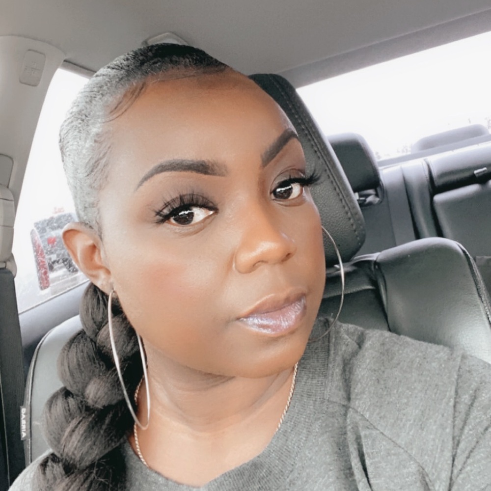Meet your Posher, Latecia